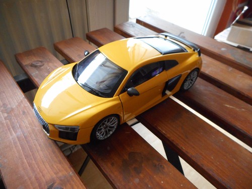Kyosho audi v10 plus - 1:18,